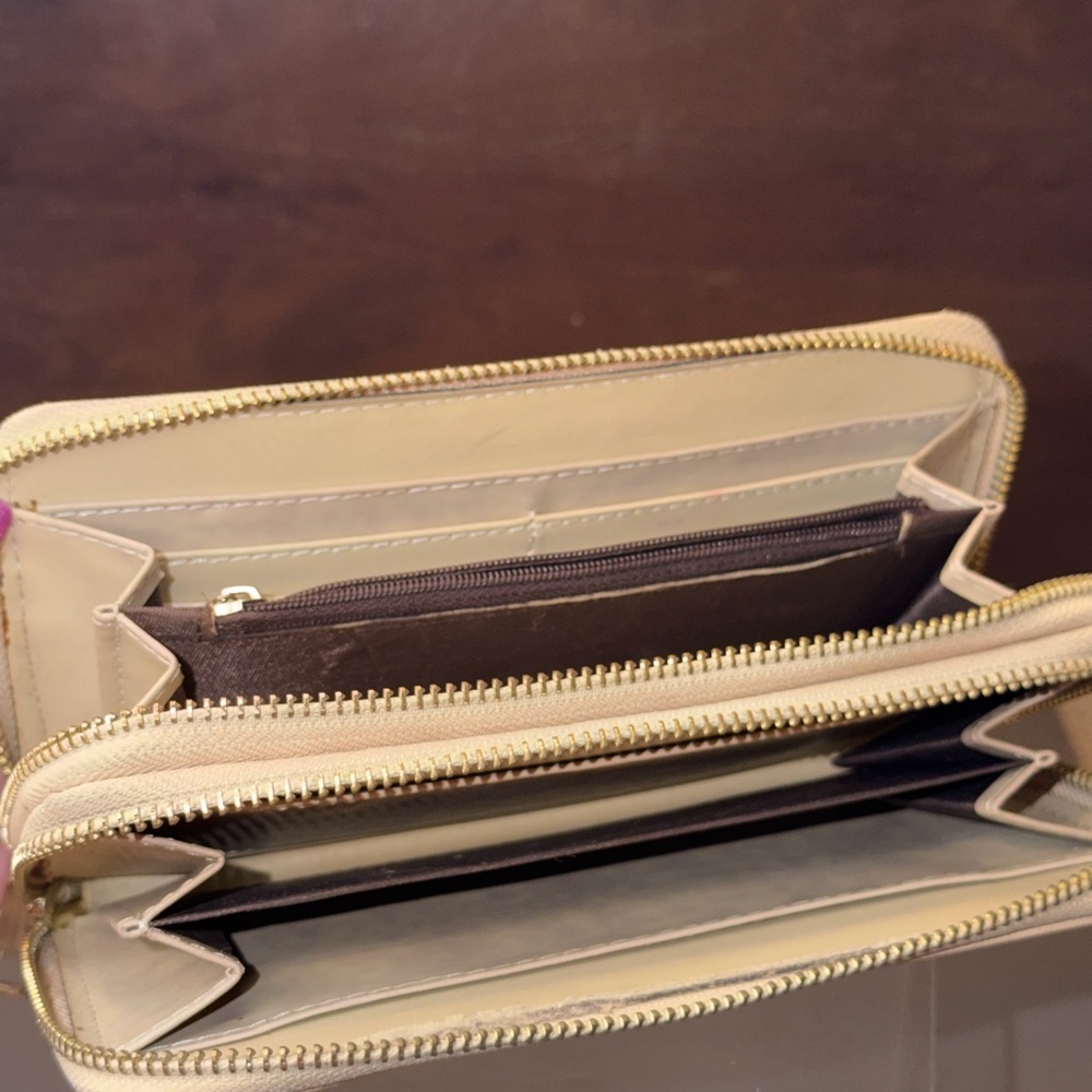 Woman’s Elegant Beige Long Wallet
